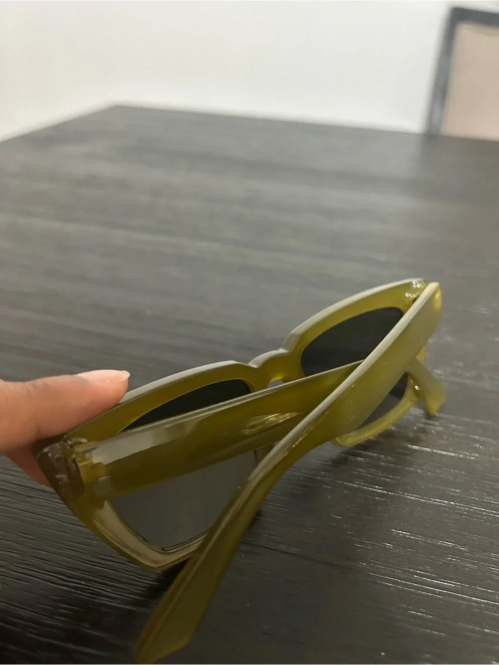 Women’s Olive Green Cat Eye Sunglasses - Fashion Accessory